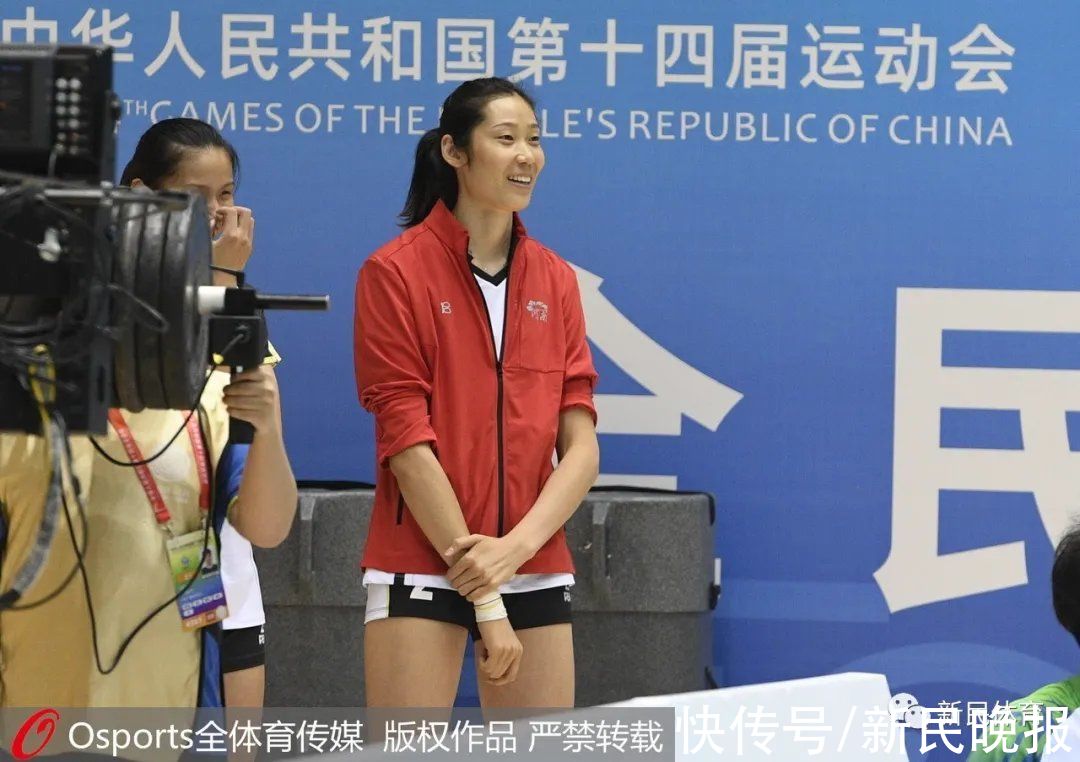 中国女排|朱婷“改行”了？