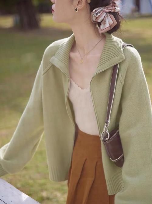 最近流行的“法式风穿搭”，你真了解吗？谨记这2点，轻松显高级