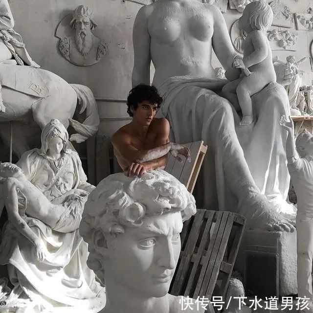 系列|意大利男模圈的黑马，一个季度拍了十几个时装品牌的广告大片
