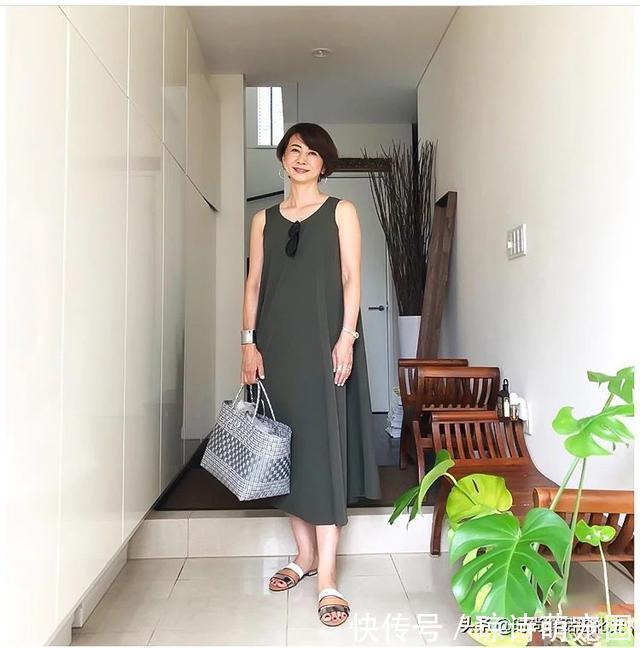 下半身 看了“日本主妇”的穿搭才明白:原来50岁后竟也可以不做老阿姨