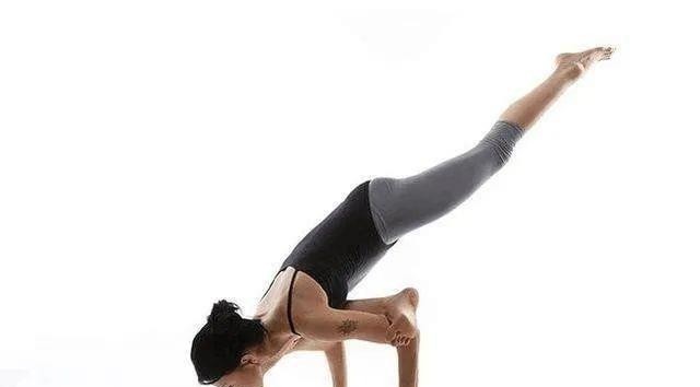 姿势|瑜伽飞鸽式，这样循序渐进进入安全又有效！