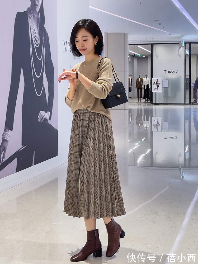 针织衫 秋冬建议多穿“针织衫”,搭配半身裙大方优雅,搭配锥形裤真高级