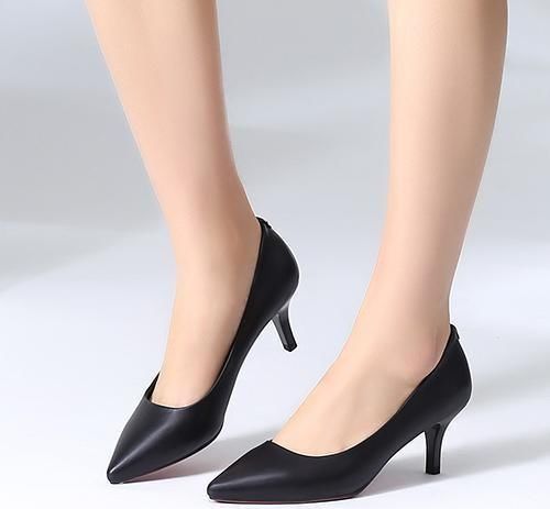 透气性 上班久站容易脚疼,有了舒适的工作鞋,久站工作也更轻松