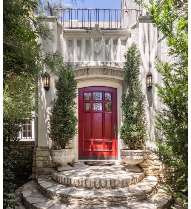 莱奥纳多|莱奥纳多575万美金的“寒舍”被挂牌,买房达人小李子最近在减负