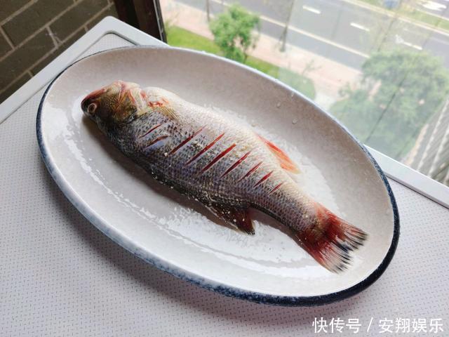 鲈鱼不一样的做法，味道好，做法简单！想不想学