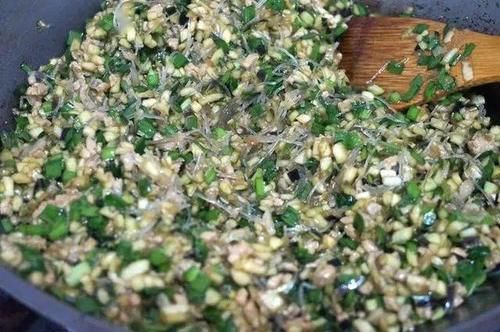  拌饺子馅最不能放这调料，难怪饺子不鲜没香味，年夜饭用的上！