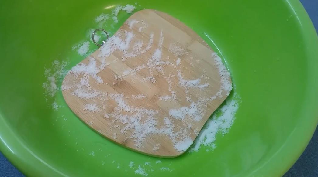 菜板用几个月就发霉开裂,只要提前处理一下,用10年不发霉开裂