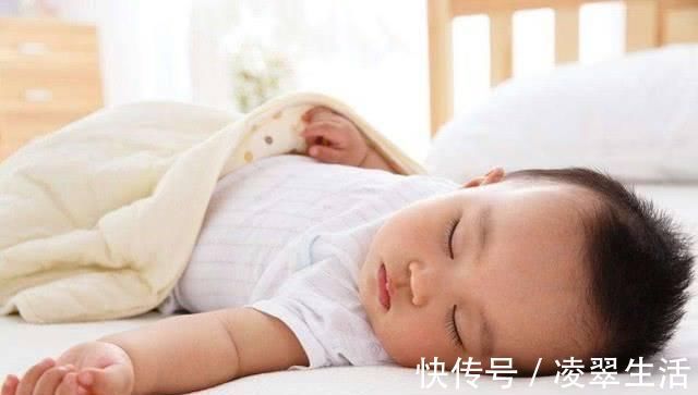 宝妈|用这样的方法让宝宝睡整觉，宝宝发育会受影响，宝妈别大意了
