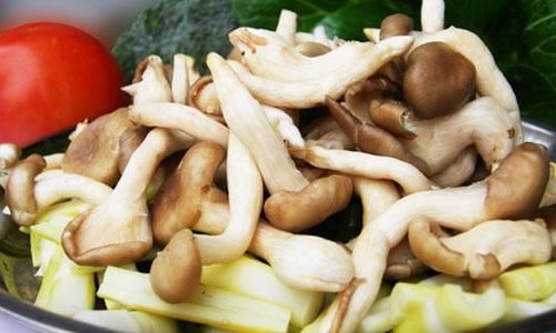 嘌呤|一旦查出尿酸高，这6种食物，尽早列入黑名单，有你爱吃的吗？