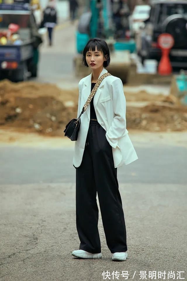 紧身衣 春末夏初适合“温柔感”穿搭,尝试舒适随性的韩系风,好看显气质