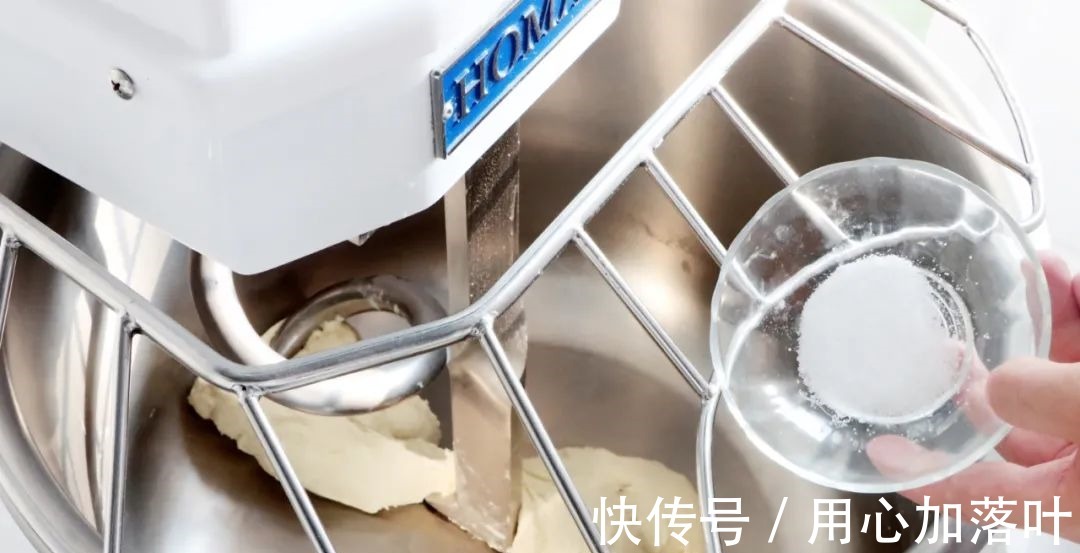 foc意大利非常流行的一种扁平面包--佛卡夏Focaccia！