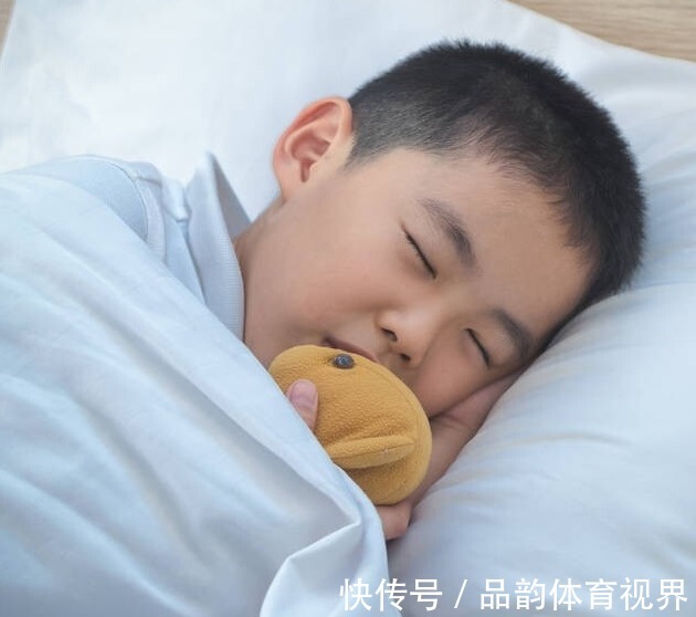 中粮|儿科医生:其实不止打篮球能长个,做好3事,孩子半年长高12公分