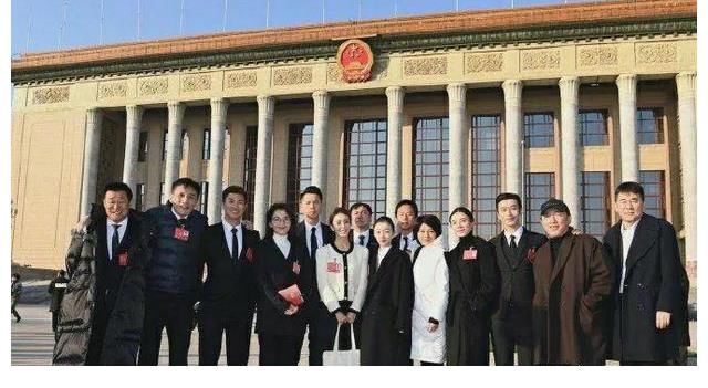 沈騰和鄧超誰(shuí)更逗？文代會(huì)合影鹿晗附體