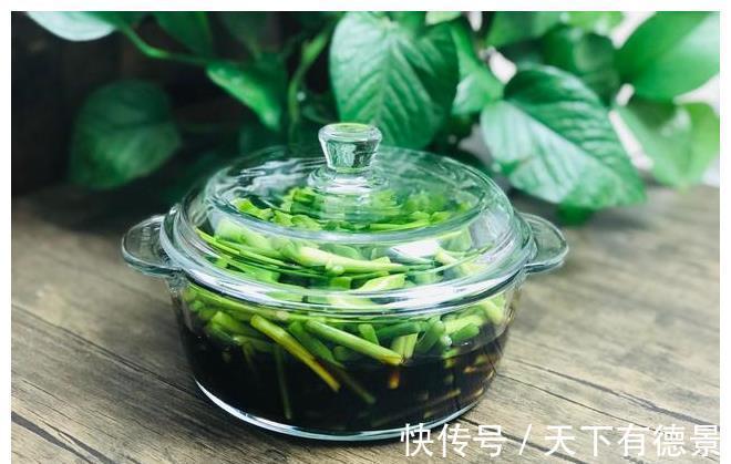 调味料|奶奶用了多年的腌蒜苔配方,腌好就能吃,每次腌一盆,半年都不坏