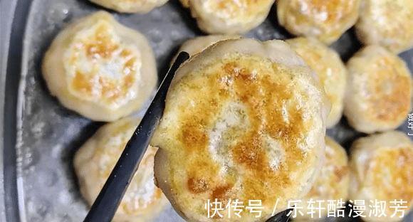 馅料|我家早餐就爱吃这个，无需揉面，用它包上馅一煎，皮酥馅香，好吃