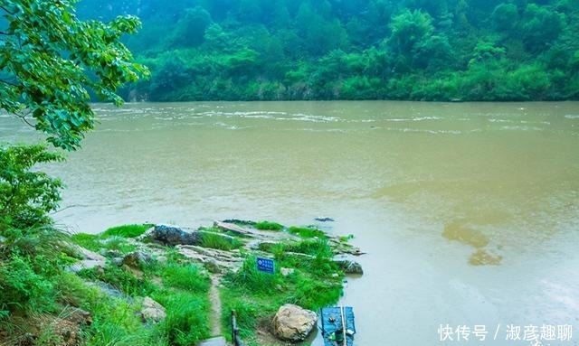 树林|江西于都黄金潭码头，这里有山有水有树林，观景台的造型很网红