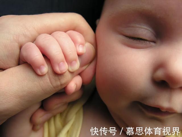 妈妈|妈妈哄睡半夜崩溃:“离婚吧!房子车子和娃都归你”