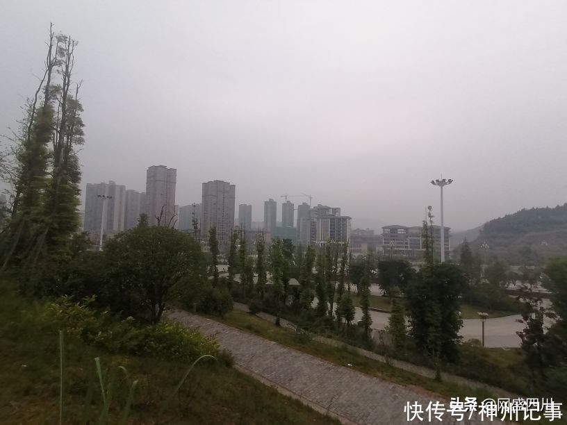 蓬安|逛游百牛赞歌广场，这里风景独好