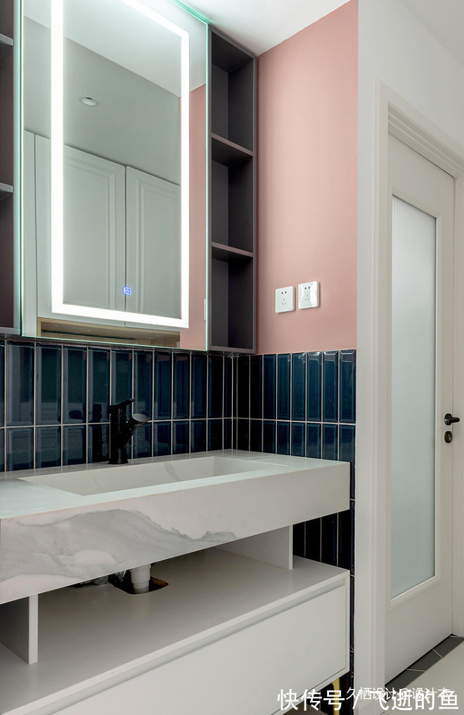 隔断|少见100㎡三居改两居,大胆配色尽显高级