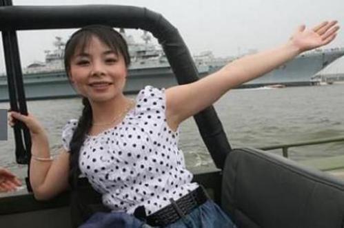 2007年,《星光大道》王二妮風(fēng)光無限,嫁人回農(nóng)村后因何發(fā)文抱怨