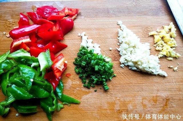 肉末鱼香茄子家常做法，不蒸不油炸，嫩滑鲜香下饭，比饭店的好吃