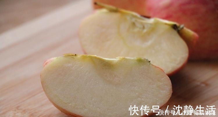 常吃|夏天要多吃苹果,教你1个简单做法,每周煮2回,怕胖的人要常吃