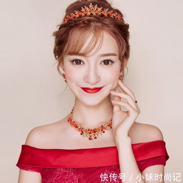 发饰|新娘不仅要精美、华丽的服装,还需要能起到点睛之笔的新娘头饰