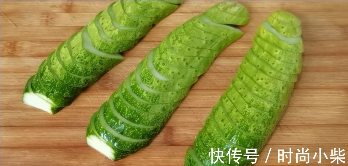 开胃|黄瓜的做法，既是开胃下饭菜，又是营养健康减肥餐，做法还简单