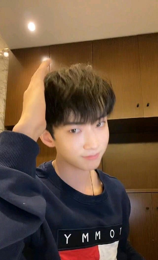 李权哲|乐华七子广播《线索2贾斯汀承认妹妹》，朱正廷称赞蔡徐坤