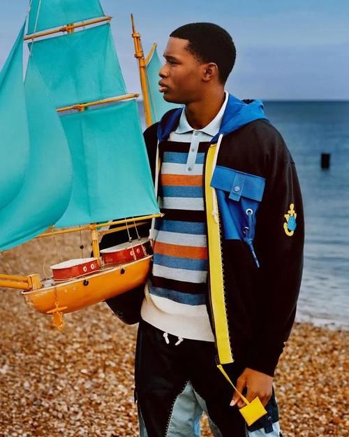 做“平平无奇”的时装，究竟有多难？