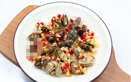 蒸着吃的花蛤更鲜美,几块钱一大盘,夏天就爱这口