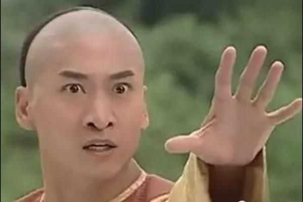 |爆笑段子:昨天情人节,我独自在小区里散步