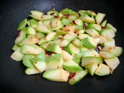 这菜8毛钱一斤，“天然的补水剂”叶酸含量高，孩子长个添动力