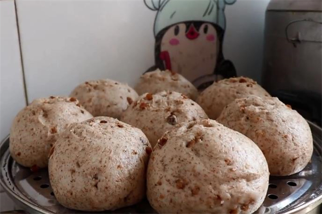 红枣懒人大馒头的制作方法,又香又甜又好吃,方法超简单