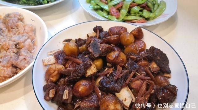 广州一家四口的午餐,4菜1汤,家常味道吃得香,晒图都夸孝顺贴心