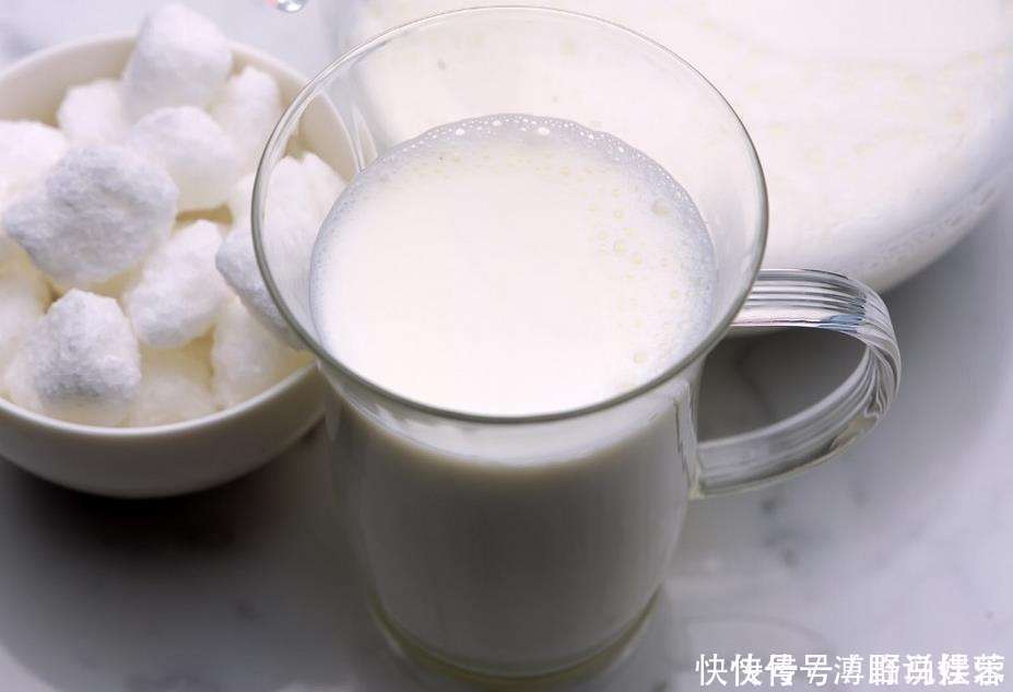 纯牛奶|有4种食物是天然“生长素”,有益孩子骨骼生长,家长最好要清楚