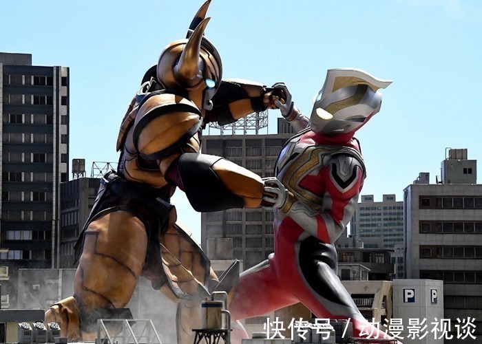 奥特曼|《特利迦奥特曼》第13集主角闪耀形态登场,实力碾压闪烁迪迦!