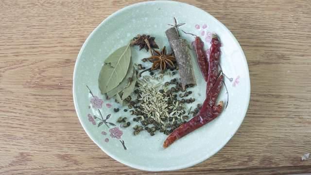  必备|4款花生米做法，下酒与当作小零食都不错，好吃不上火，家宴必备