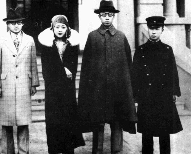 遗物|末代皇后婉容惨死狱中,尸体被扔进臭水沟,身上只有一件遗物