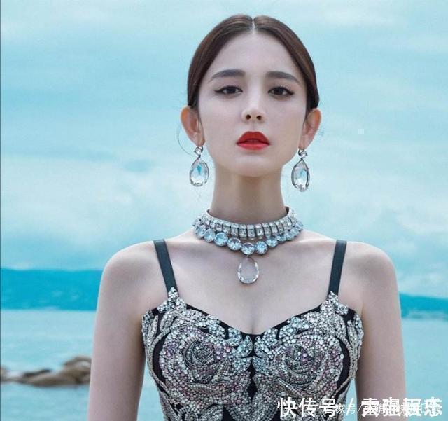 你适合“披头发”还是“扎头发”,主要看这3个部位,发际线很关键