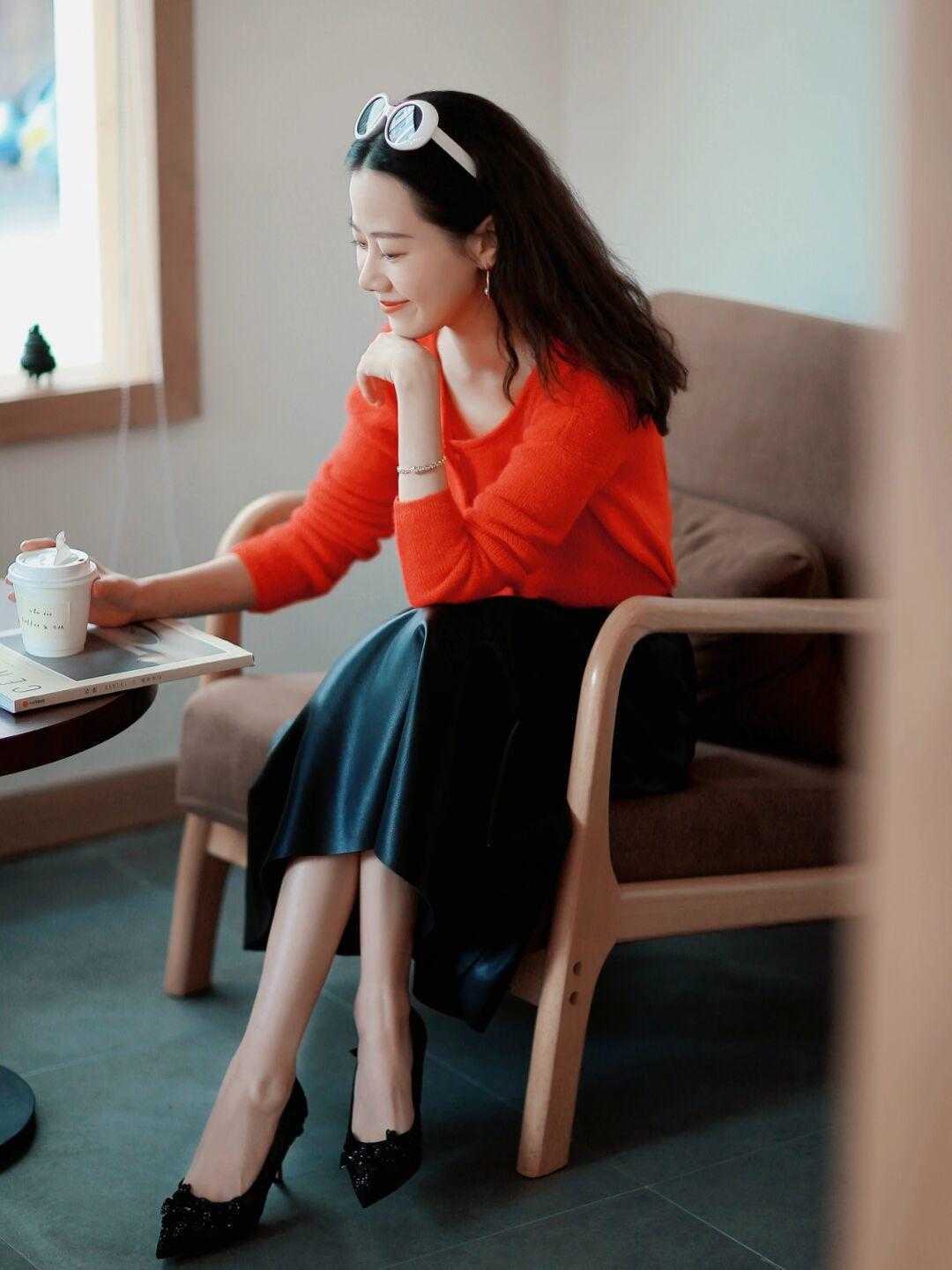 针织|快来赶个“早班车”吧!2022年的早春时尚造型,全在这里了