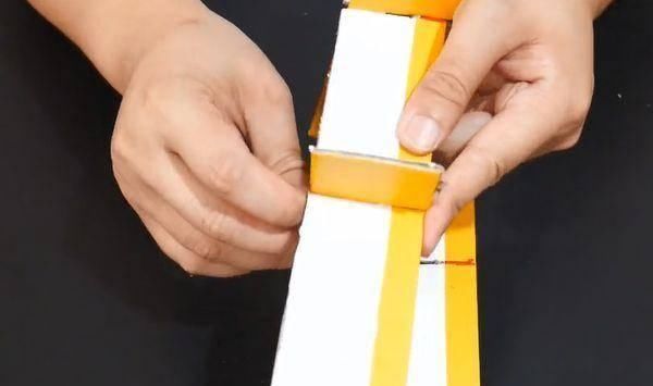 空鞋盒我从来不扔,用刀割一圈,放衣柜太实用了,做5个都不嫌多