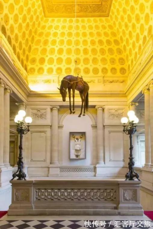 金马桶!三根香蕉卖到上百万?网友:这位国宝级艺术家太牛了!