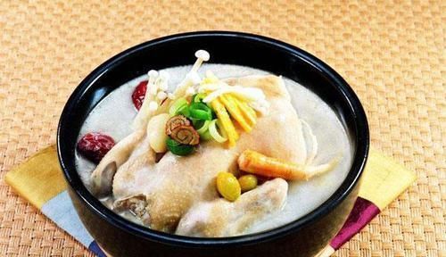 红枣|黄芪配此物，每天泡水喝，养生效果翻倍，或能发挥黄芪全部功效