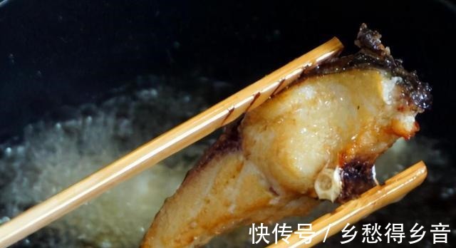 焦内里|秋后,这鱼要多吃,搭配多样的香料制作,熏鱼外皮焦内里嫩快来学!