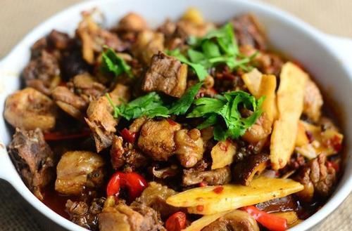 餐桌上不能少的经典菜，如此炒，开胃又解馋，保证你能下两碗饭！