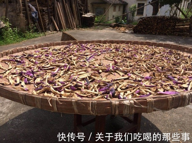 茄子|立秋后,碰到这碱性食材,买50斤晒干,能放1年,冬天吃比肉还香