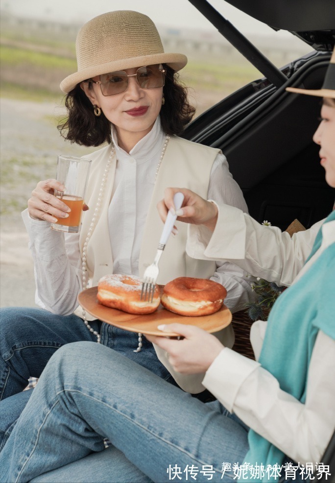 配饰 三木母女凭什么优雅?“一个理论+穿搭”关键词拆解,太值得借鉴