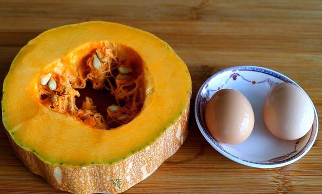 南瓜|1块南瓜,2个鸡蛋,教你最好吃做法,比大鱼大肉都香,真解馋