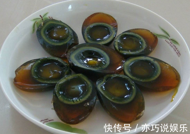 食物|女人不想老的快,这3样食物切记别吃,当心吃一口老10岁!